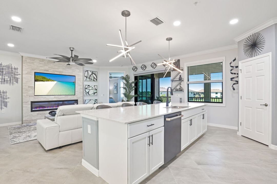 2363 Montserrat Ln #33 -202 , Naples, FL 34120