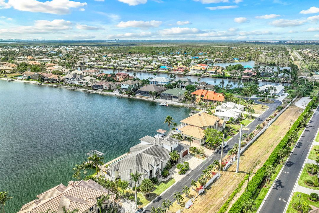 5930 Harborage Dr, Fort Myers, FL 33908