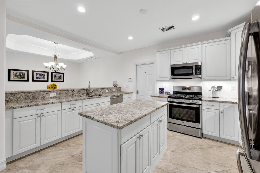 2850 Tiburon Blvd E #101, Naples, FL 34109