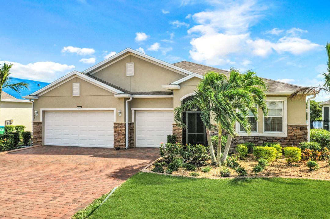 3188 Amadora Cir, Cape Coral, FL 33909