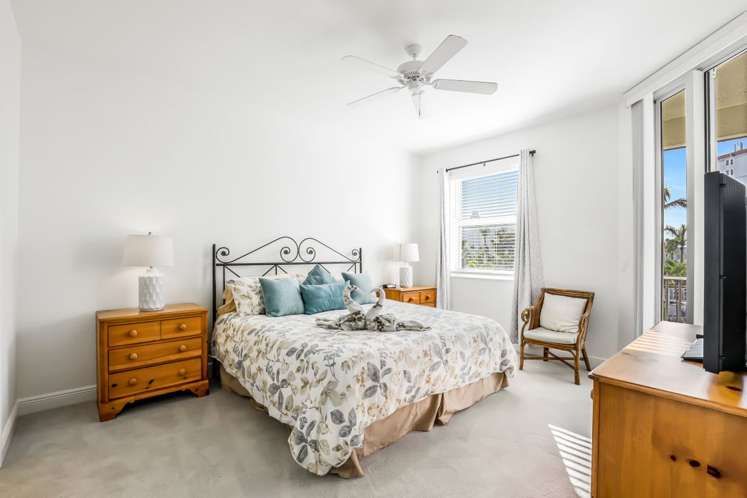 460 Launch Cir #304, Naples, FL 34108