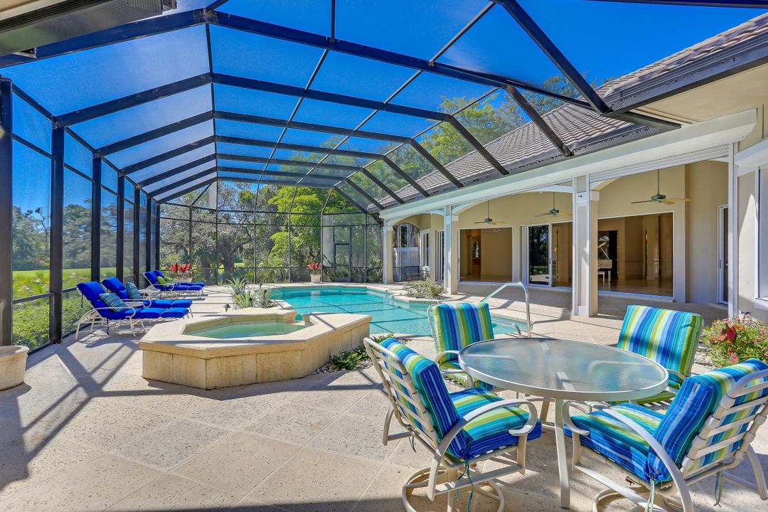 969 Barcarmil Way, Naples, FL 34110