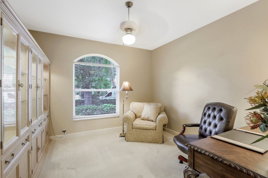 3950 Lakemont Dr, Bonita Springs, FL 34134