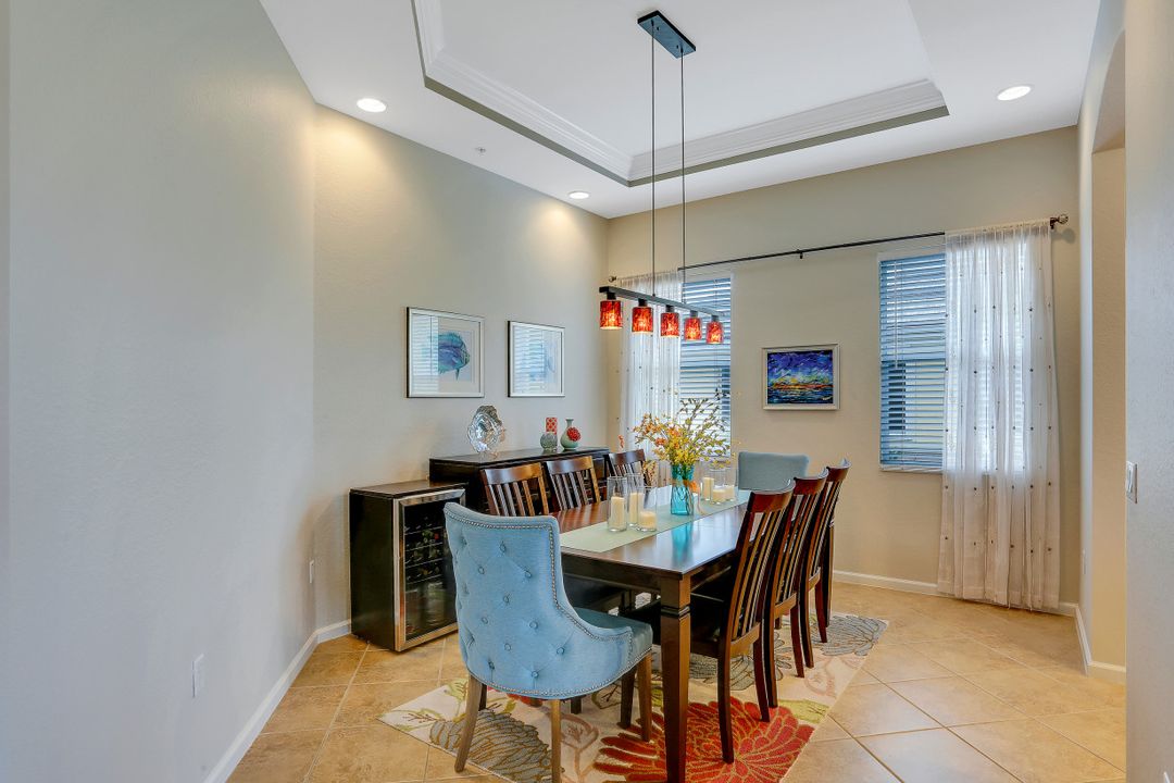 8763 Coastline Ct #201, Naples, FL 34120