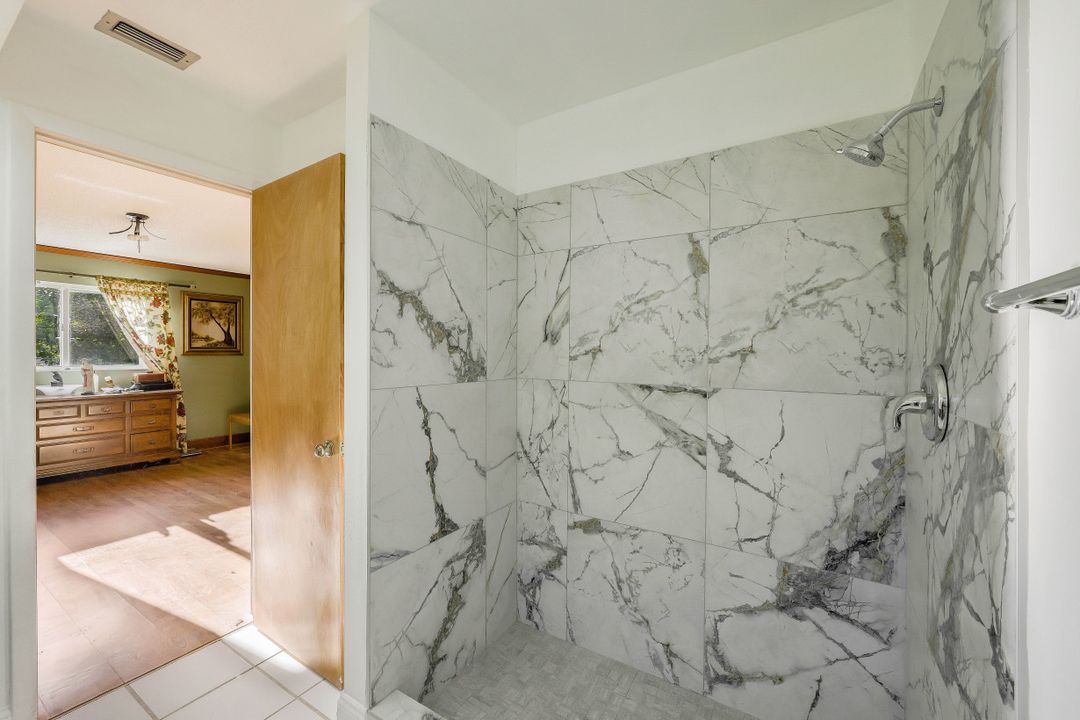 2627 SW 2nd Pl, Cape Coral, FL 33914