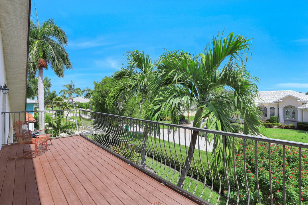 426 Spinnaker Dr, Marco Island, FL 34145