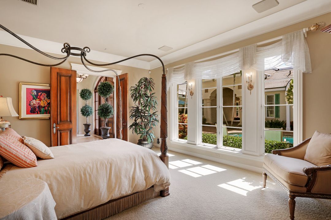 185 Cheshire Way, Naples, FL 34110