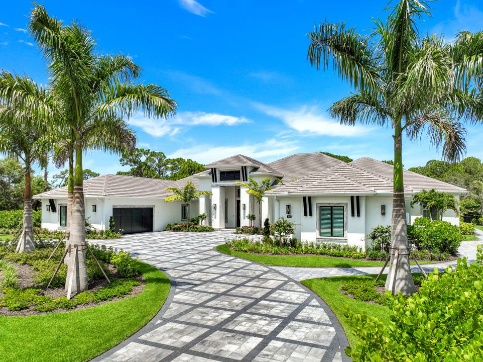 359 Warwick Way, Naples, FL 34110