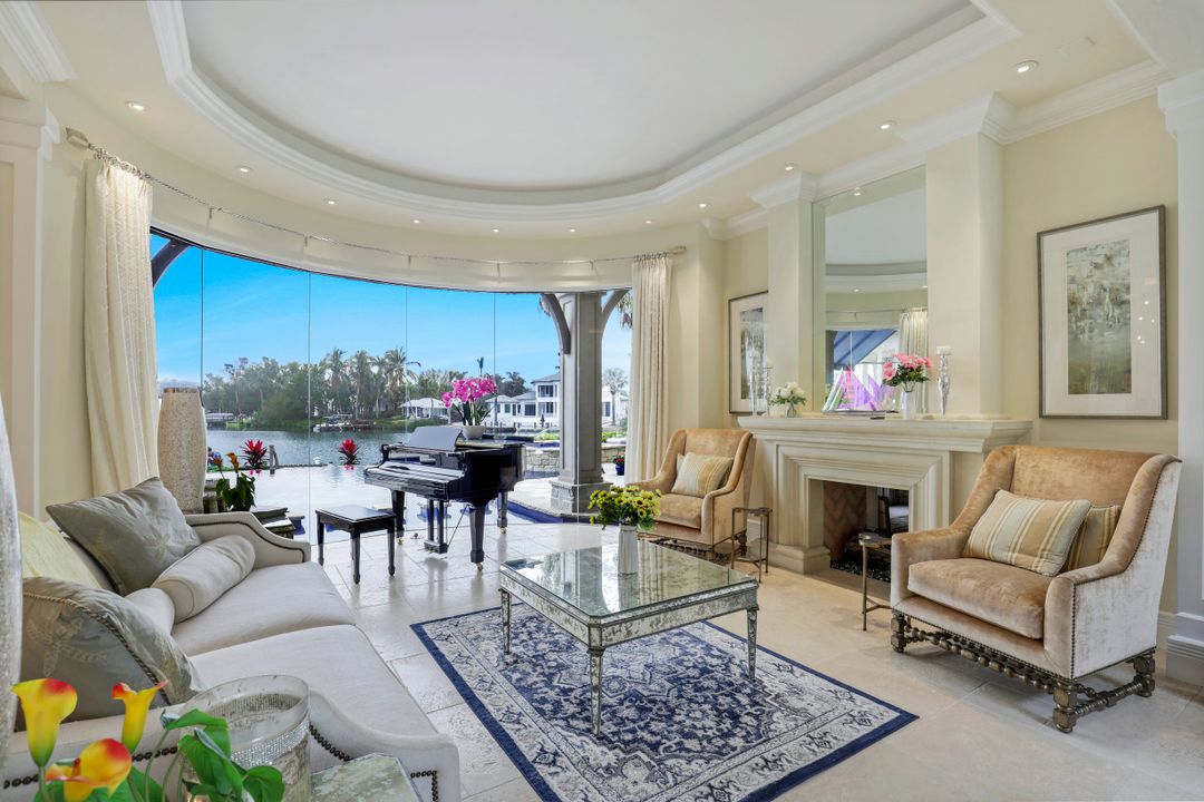 1839 Hurricane Harbor Ln, Naples, FL 34102