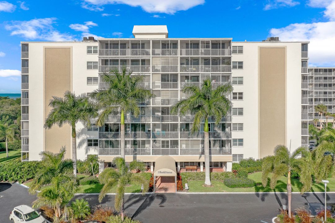 3 Bluebill Ave #206, Naples, FL 34108