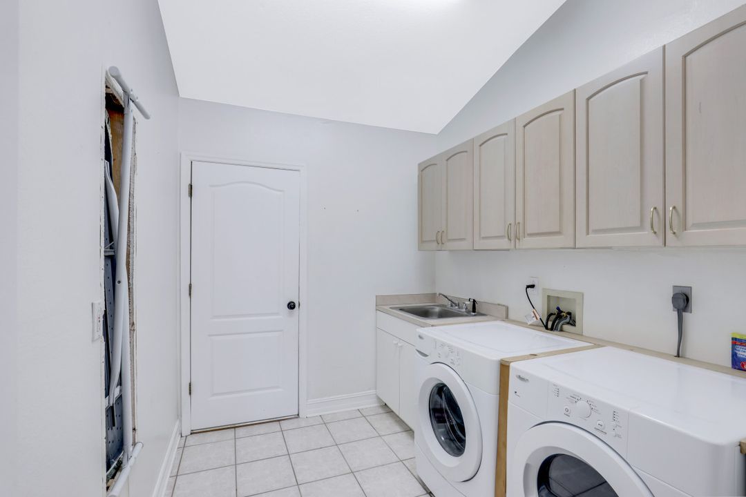 3332 SE 22nd Pl, Cape Coral, FL 33904