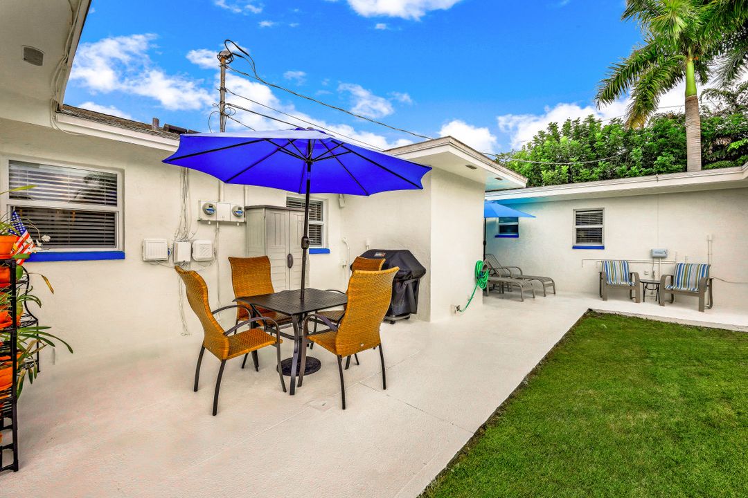 10095 7th St N #2, Naples, FL 34108