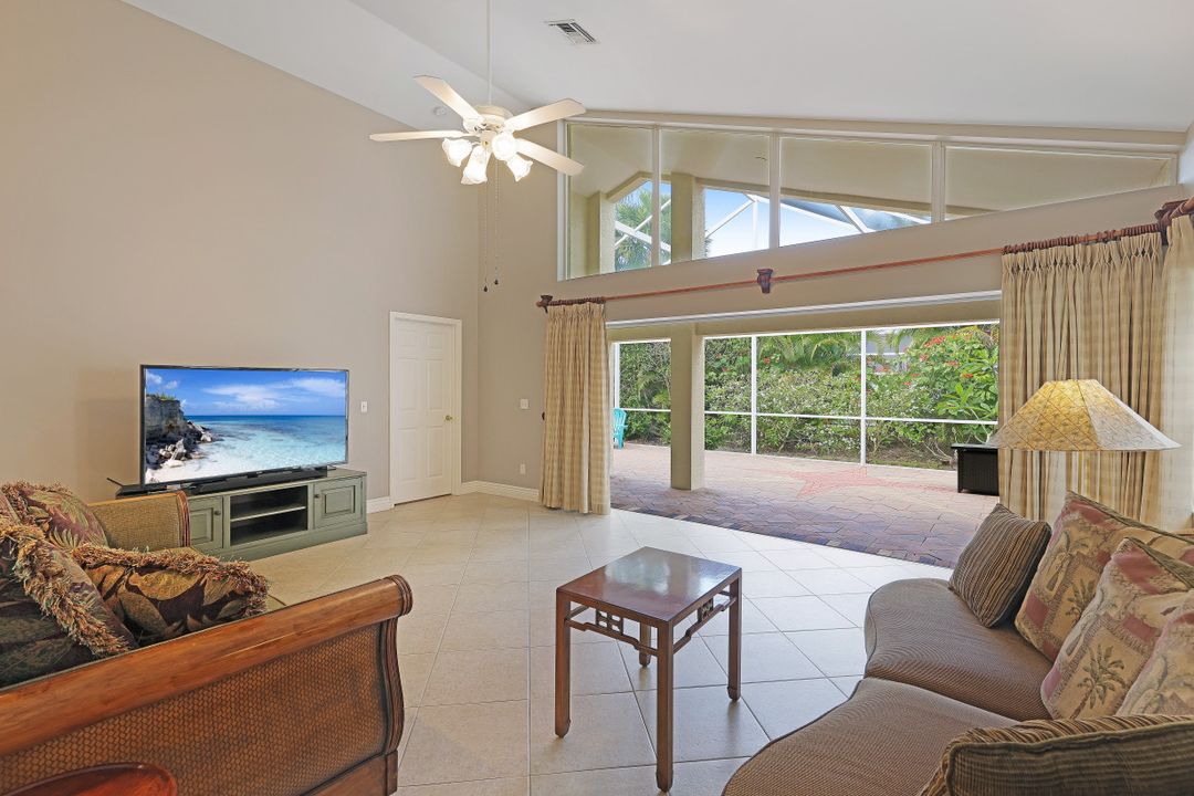 371 Pindo Palm Dr, Naples, FL 34104