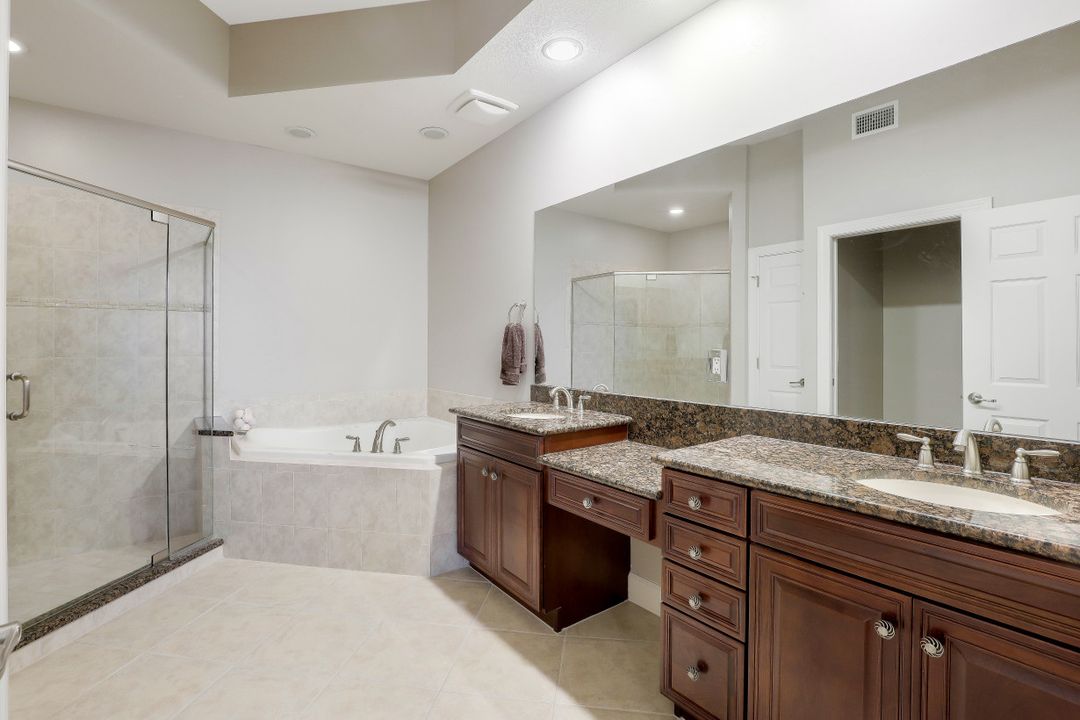 10390 Glastonbury Cir #102, Fort Myers, FL 33913