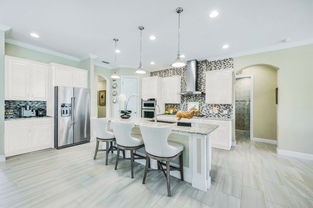 2303 Somerset Pl, Naples, FL 34120