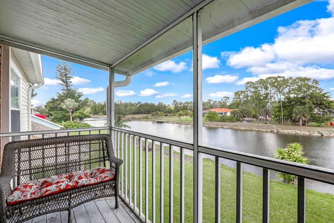 1574 Trafalgar Ln, Naples, FL 34116