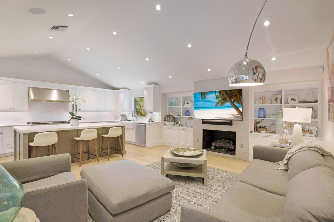 549 Neapolitan Way, Naples, FL 34103