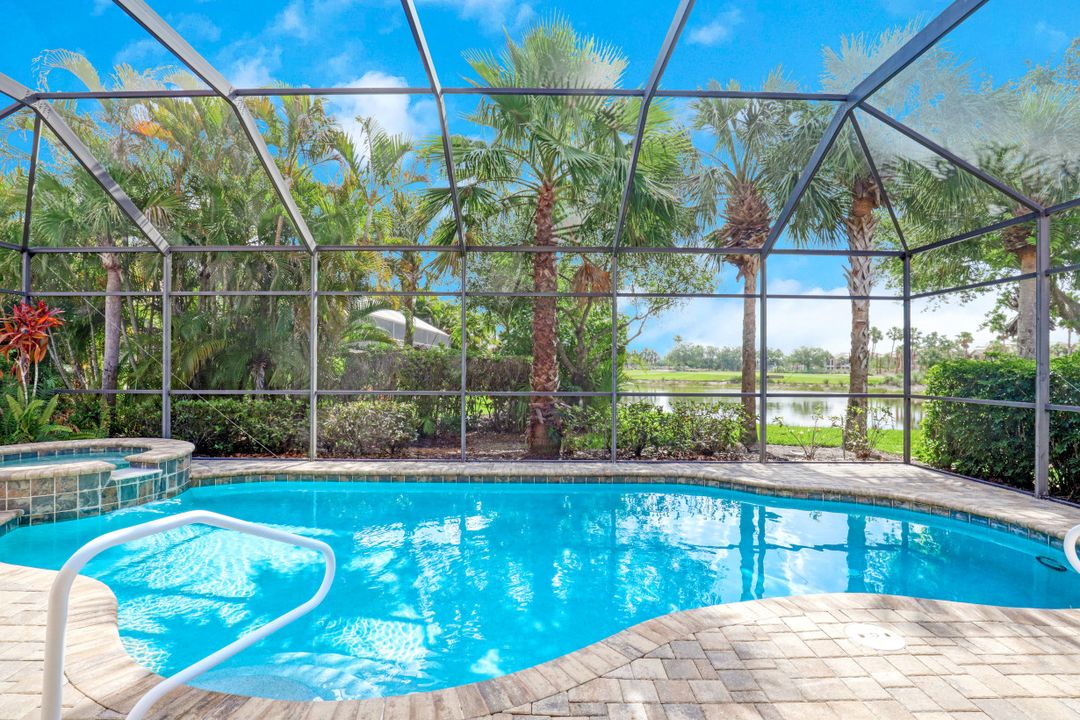 9176 Quartz Ln, Naples, FL 34120