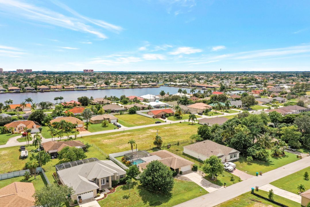 1118 SW 42nd St, Cape Coral, FL 33914