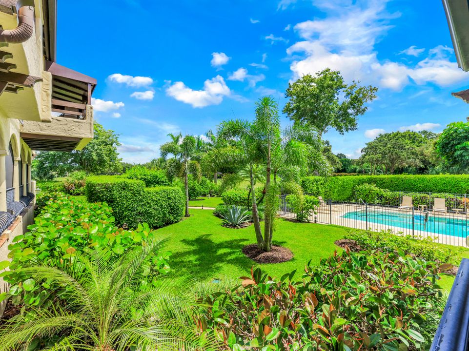 5850 Pelican Bay Blvd, Naples, FL 34108