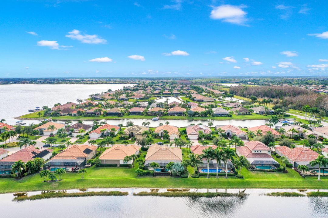 9403 Copper Rock Ct, Naples, FL 34120