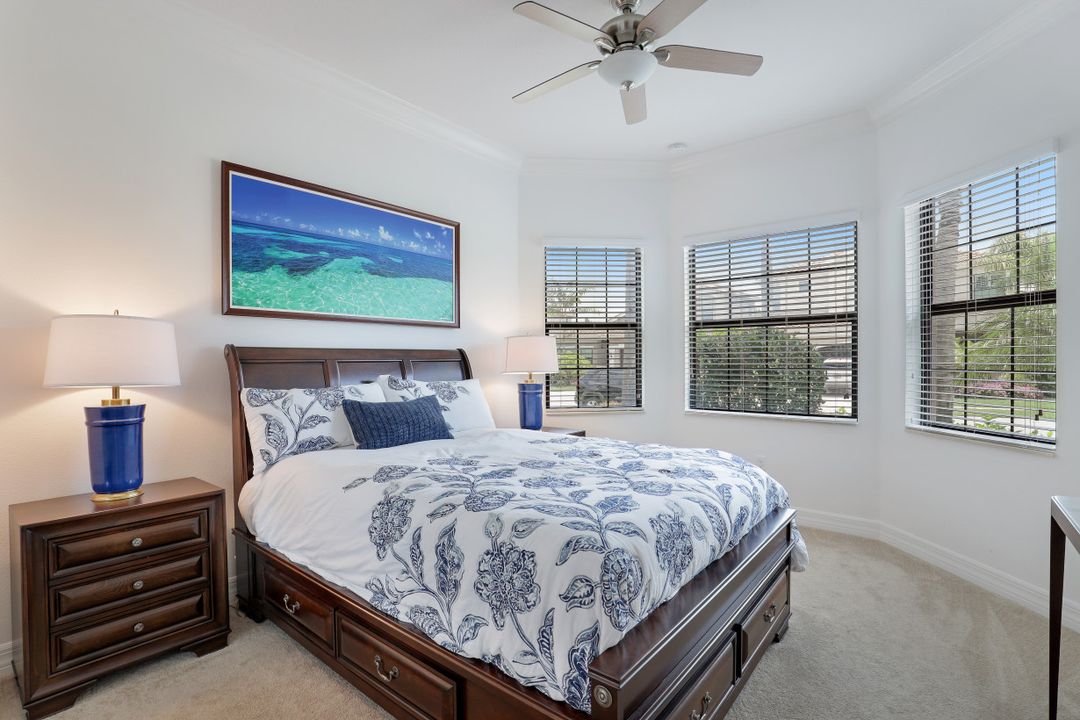 13719 Luna Dr, Naples, FL 34109