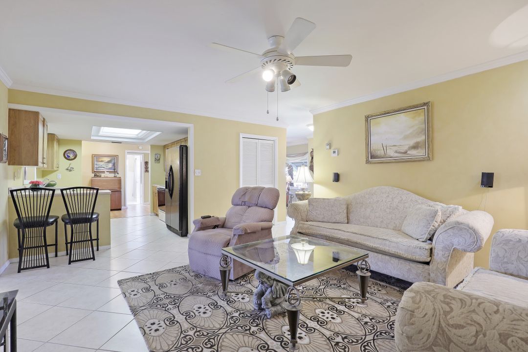 27515 Los Amigos Ln, Bonita Springs, FL 34135