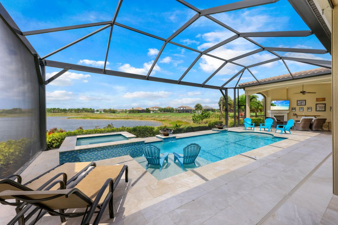 9004 Sorreno Ct, Naples, FL 34119