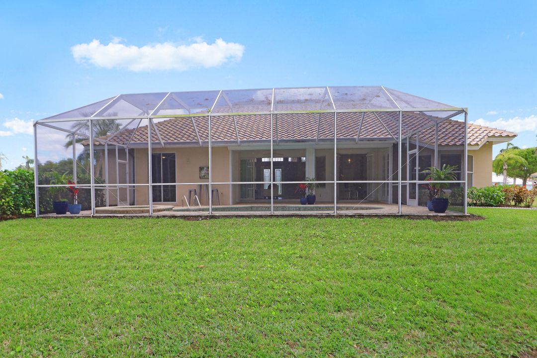 9107 Pinnacle Ct, Naples, FL 34113