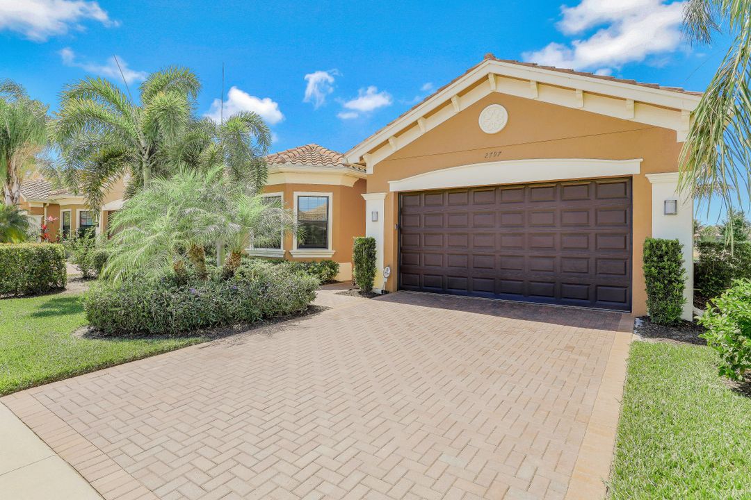 2797 Cinnamon Bay Cir, Naples, FL 34119