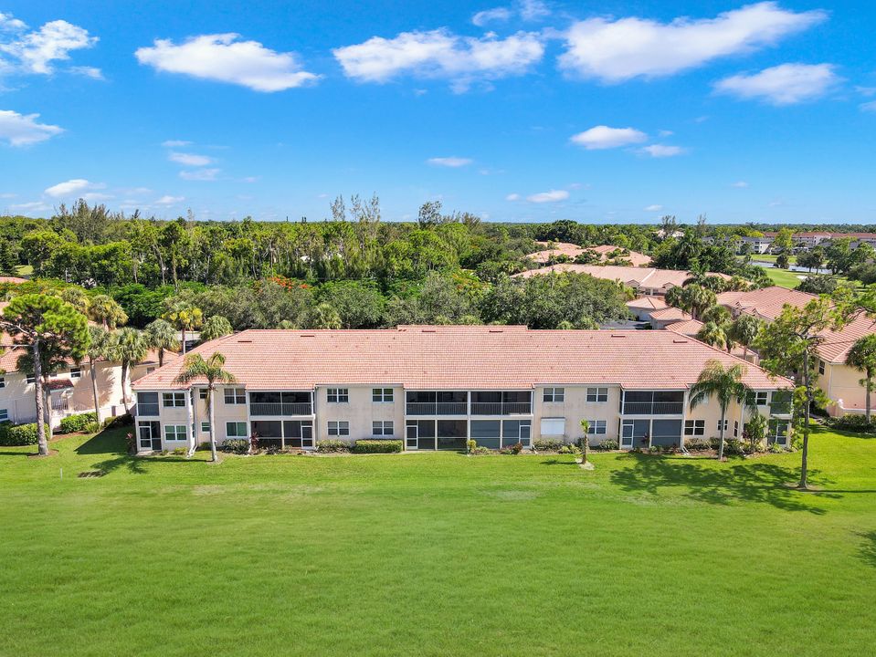 524 Woodshire Ln #E1, Naples, FL 34105