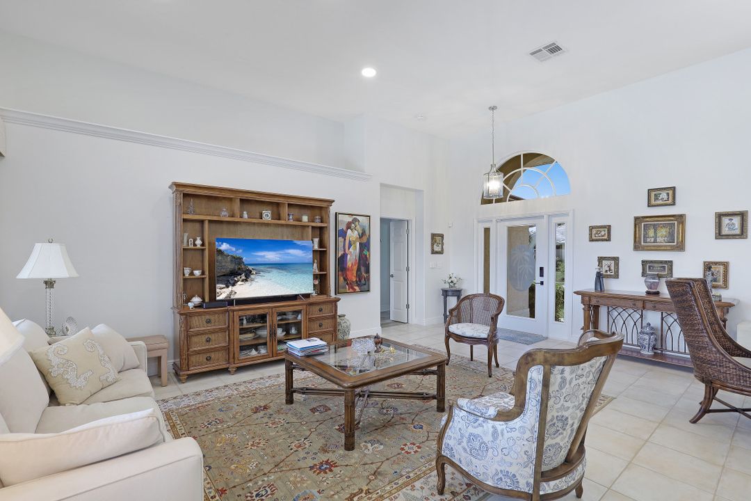 371 Capistrano Ct, Marco Island, FL 34145