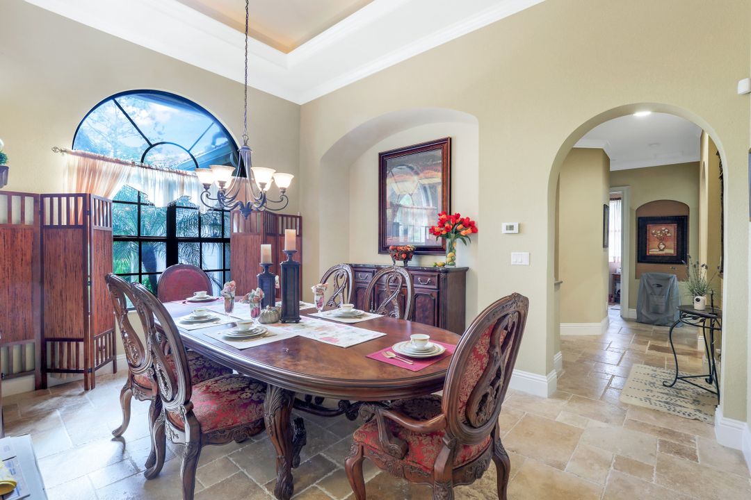 641 27th St SW, Naples, FL 34117