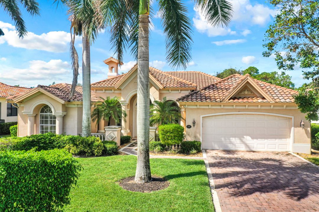 919 Tivoli Ct, Naples, FL 34104