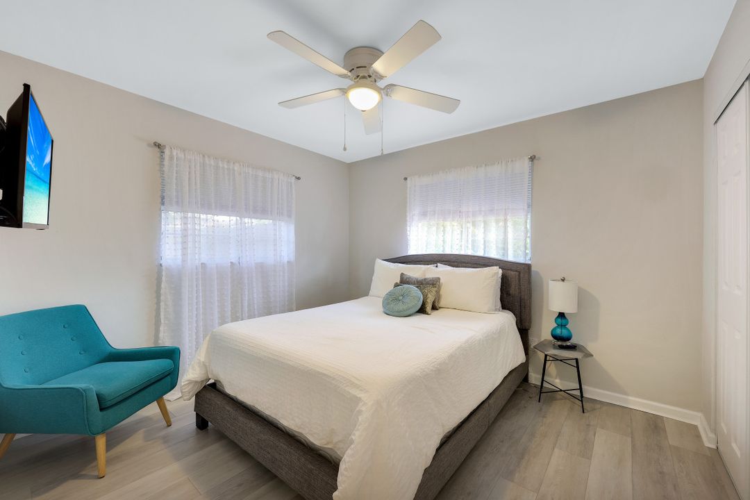 1320 Woodridge Ave, Naples, FL 34103
