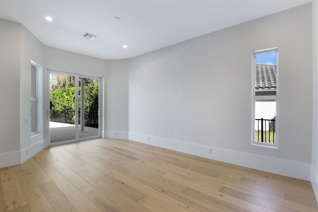 7525 Cordoba Cir, Naples, FL 34109