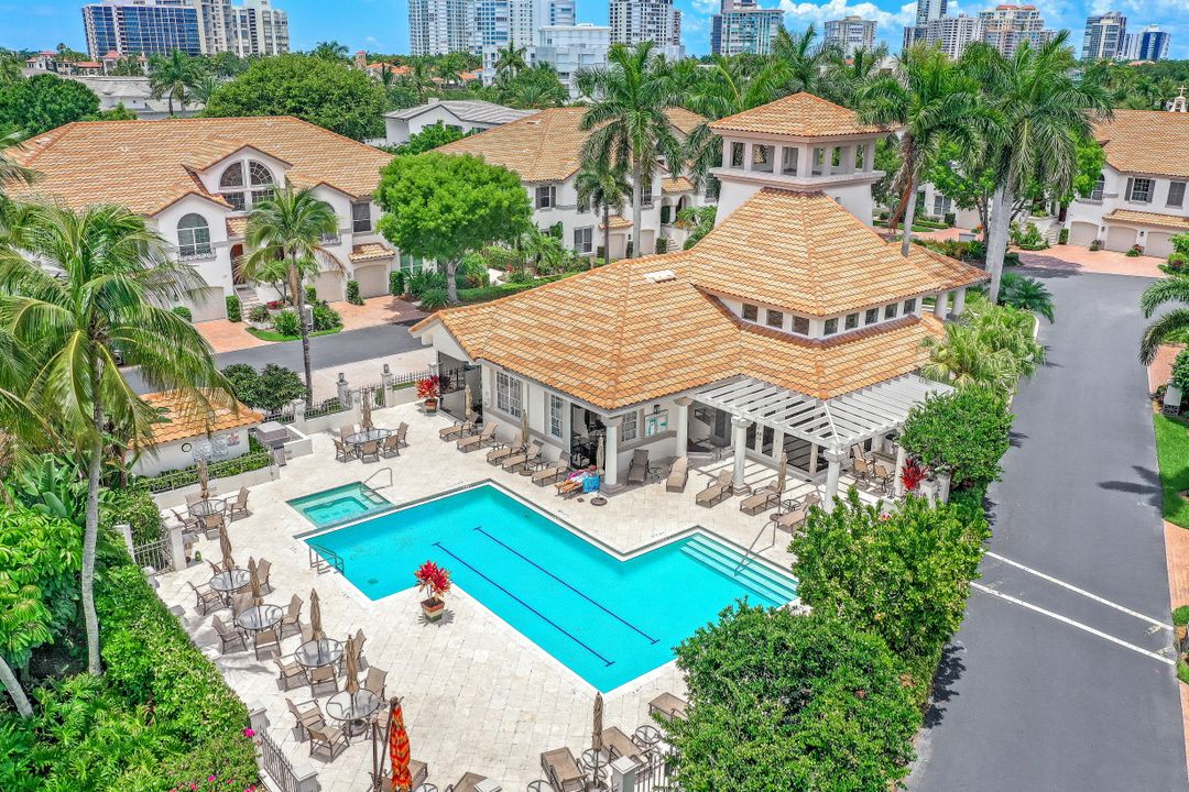 141 Colonade Cir #141, Naples, FL 34103