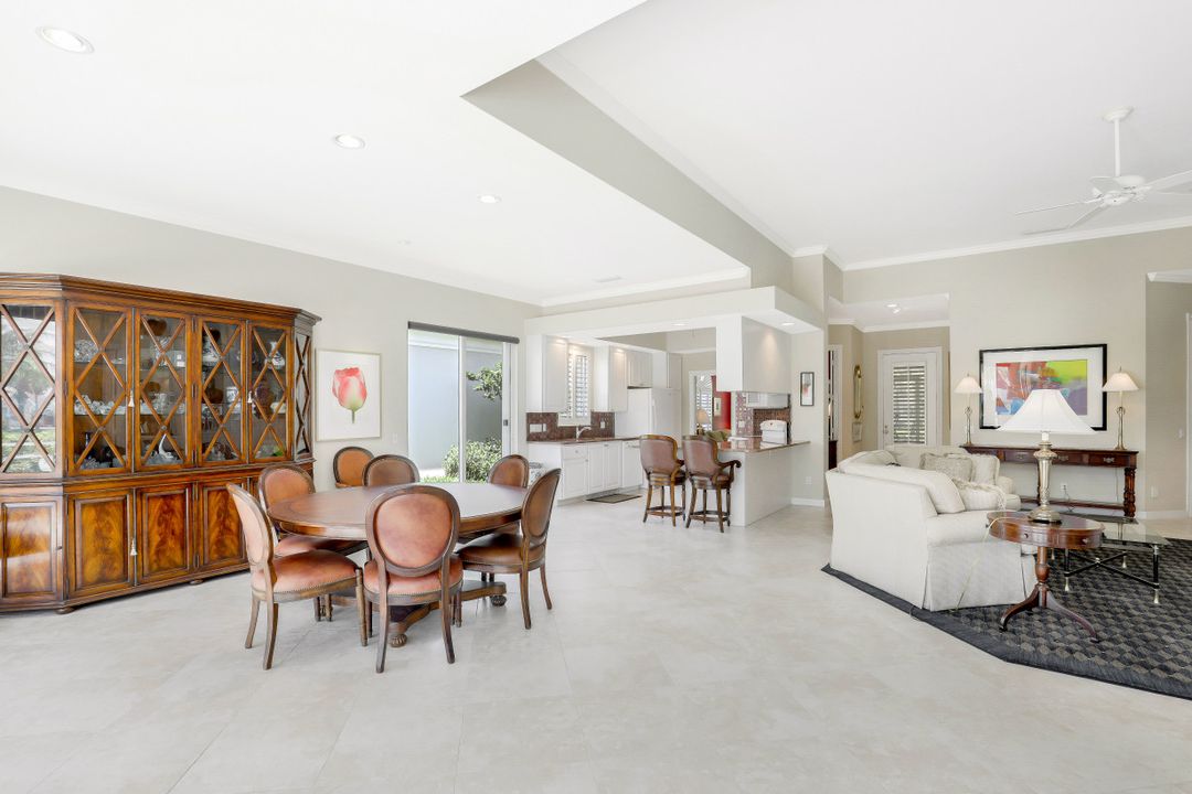 5272 Hawkesbury Way, Naples, FL 34119