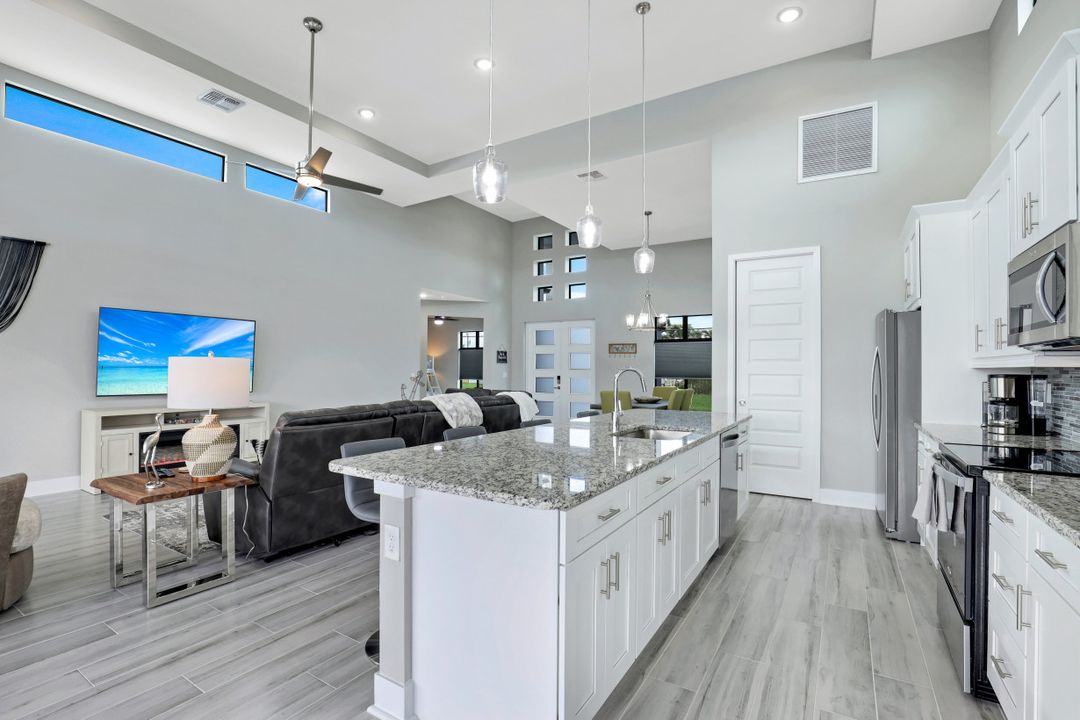 124 SW 38th Terrace, Cape Coral, FL 33914