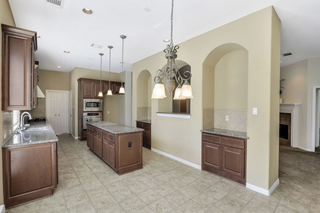 5327 Heath River Ln, Sugar Land, TX 77479