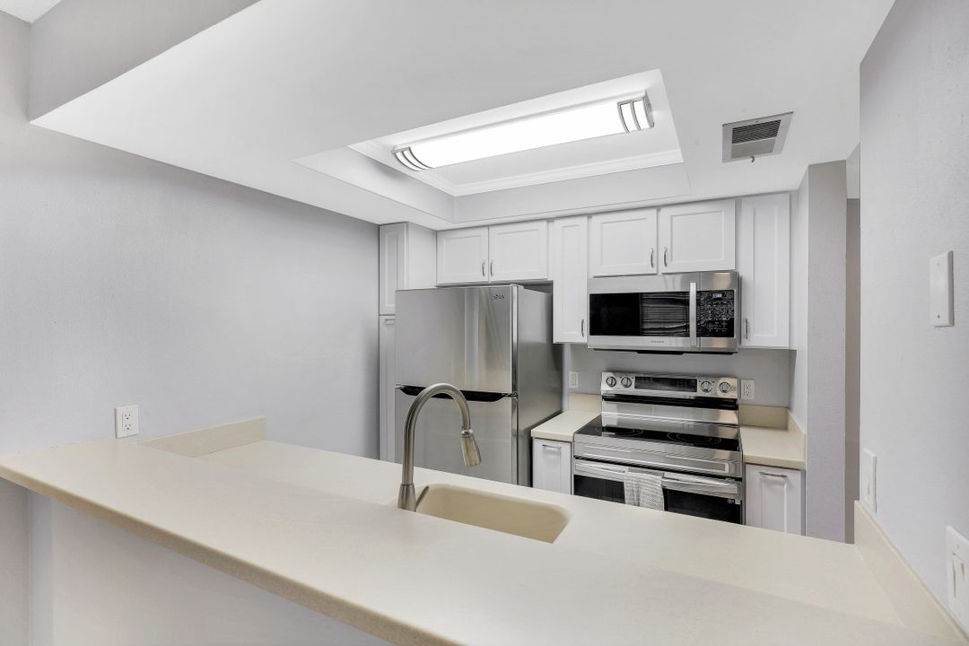 4275 27th Ct SW #104, Naples, FL 34116