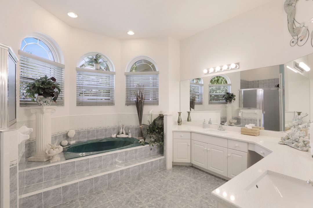 2108 SW 40th Terrace, Cape Coral, FL 33914