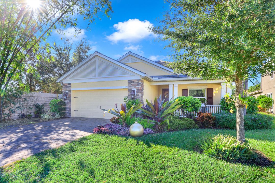 3771 Canopy Cir, Naples, FL 34120