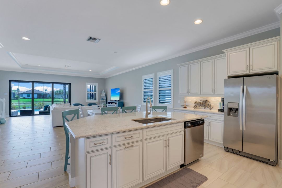 4714 Formosa Dr, Naples, FL 34119