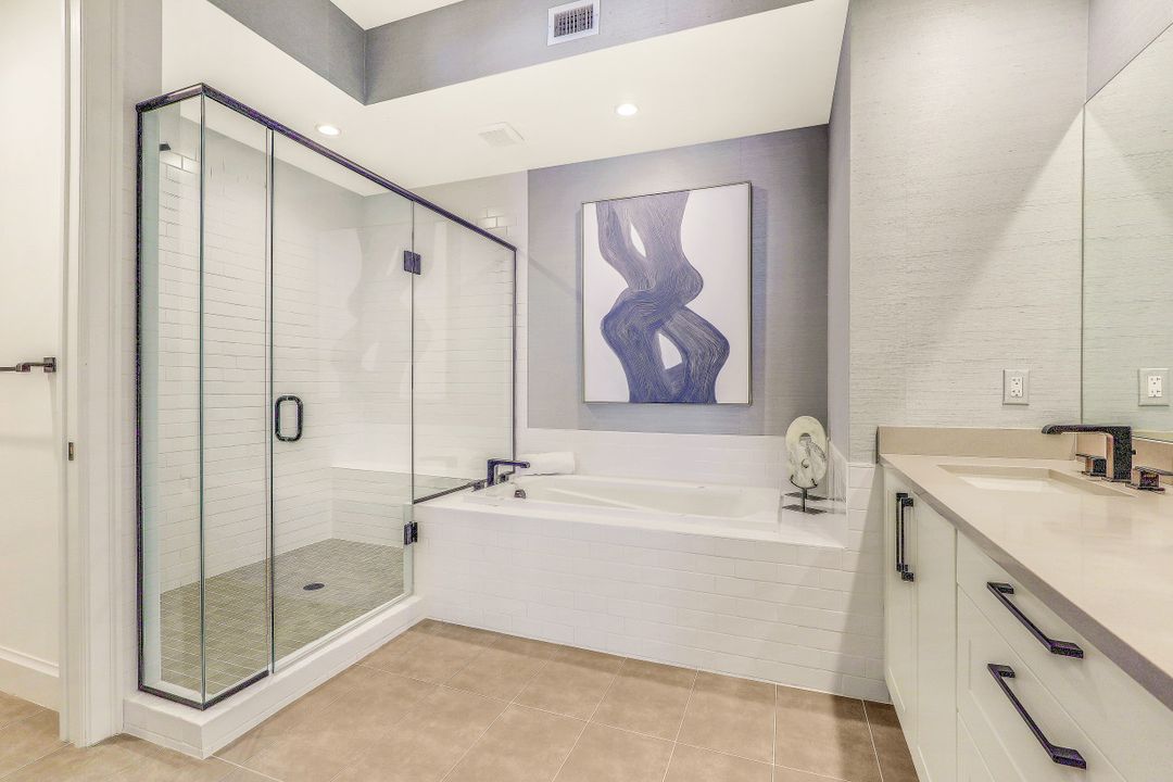 1111 Central Ave #402, Naples, FL 34102