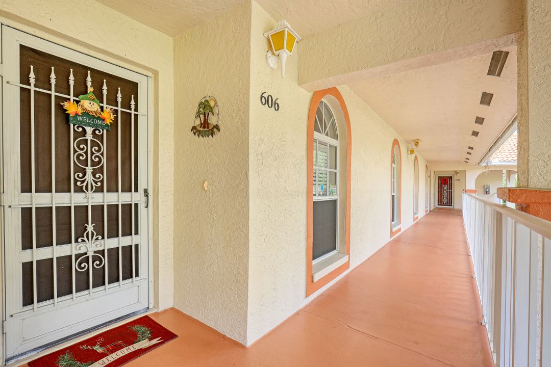 721 Mardel Dr  #606, Naples, FL 34104