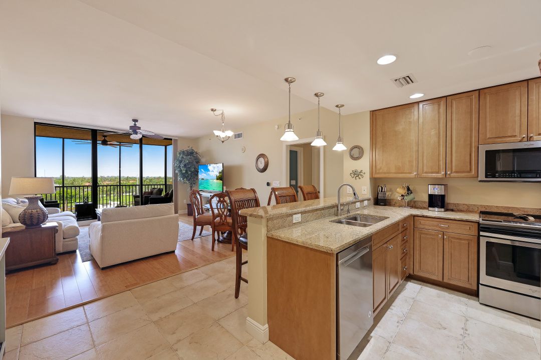 5781 Cape Harbour Dr #605, Cape Coral, FL 33914