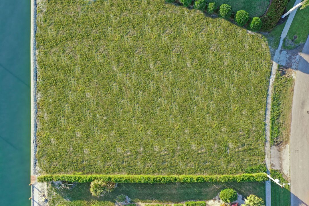 1355 Caxambas Ct, Marco Island, FL 34145