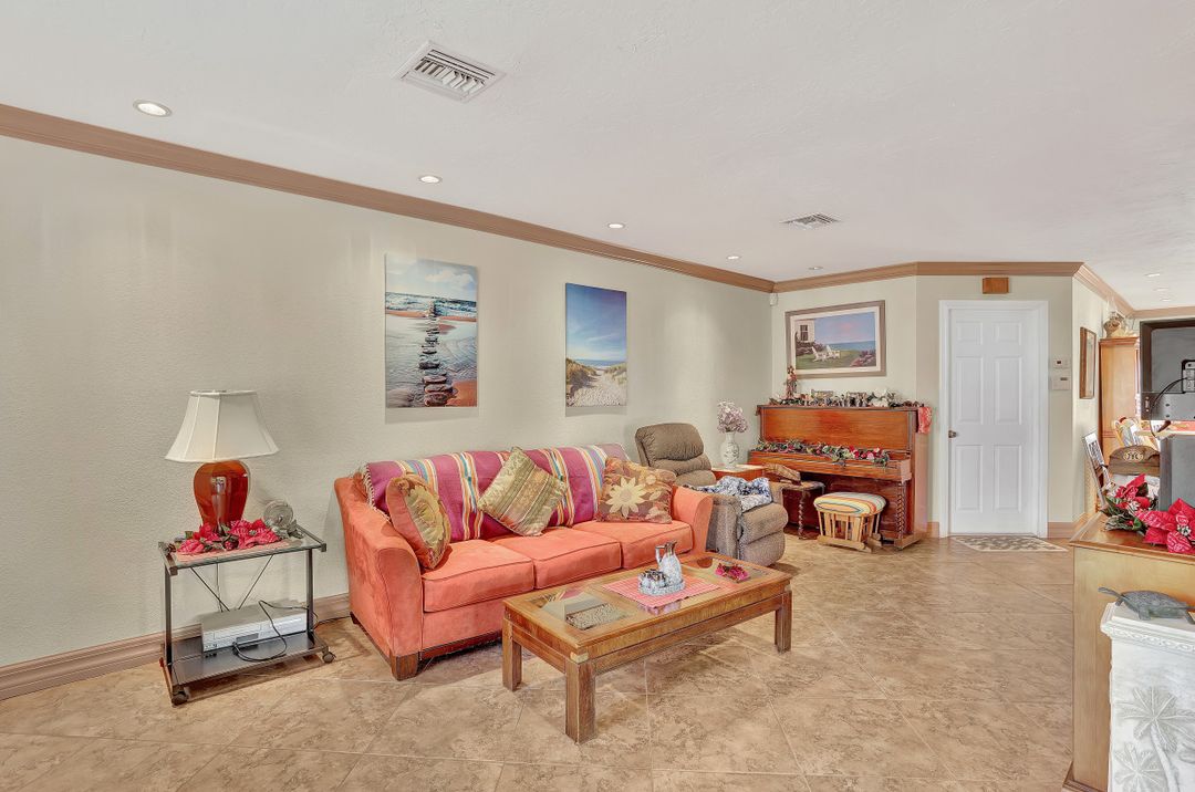 1803 SE 16th St, Cape Coral, FL 33990