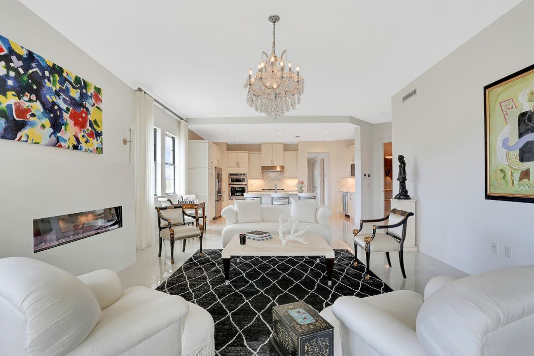 16390 Viansa Way #102, Naples, FL 34110